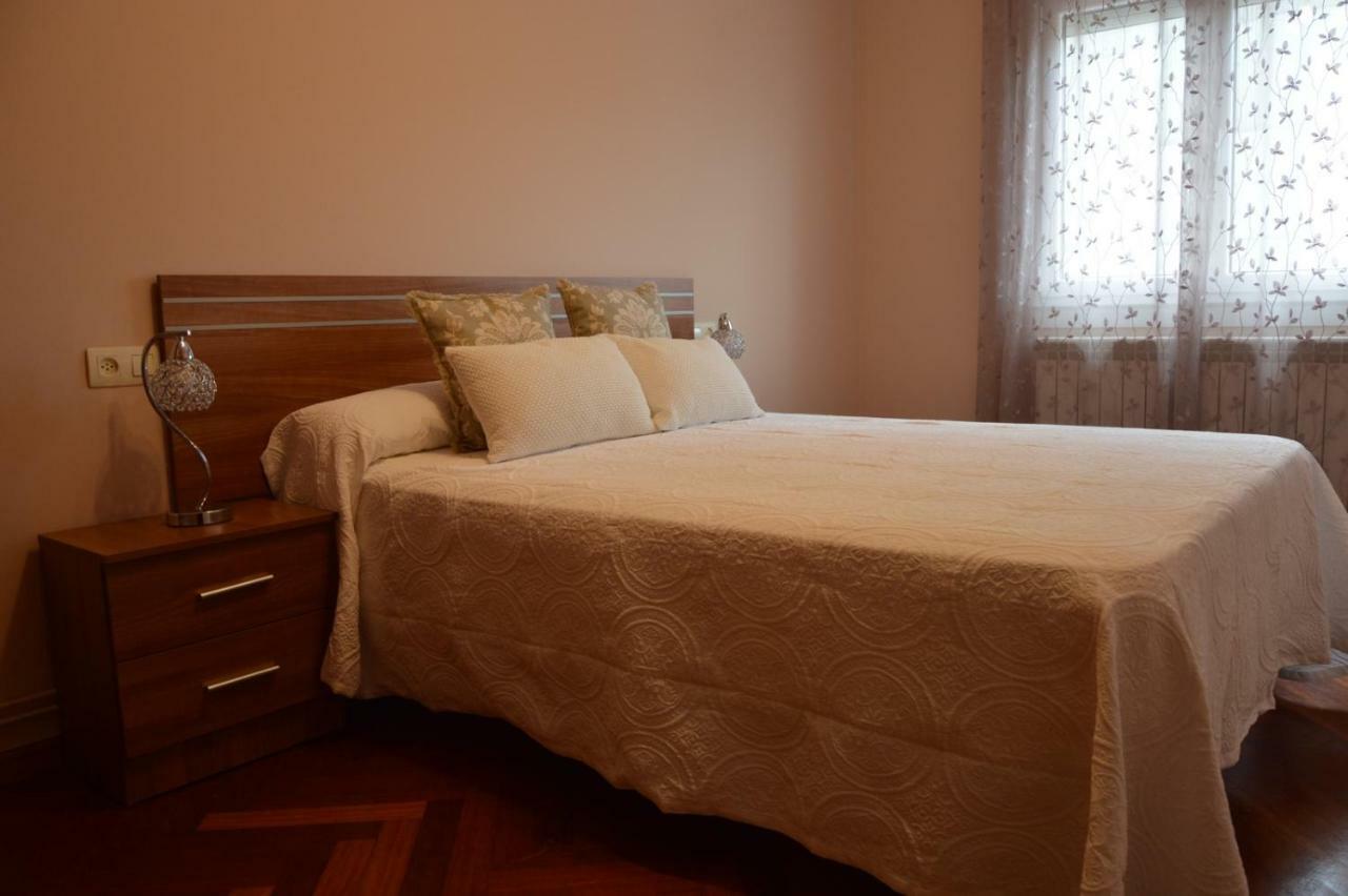 Apartamento Piso da Empegada Arzúa Exterior foto